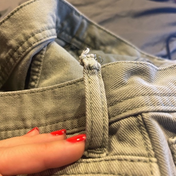 FREE PEOPLE MAGGIE JEANS- MOSS. SIZE 28 - Picture 5 of 5